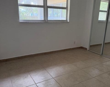 1130 Ne 4th Street - Photo Thumbnail 5