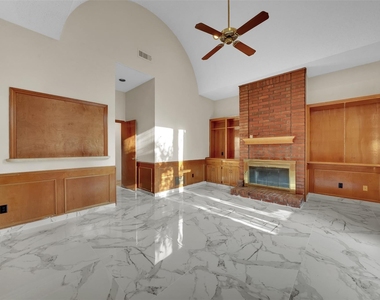 2105 Rolling Oak Lane - Photo Thumbnail 19