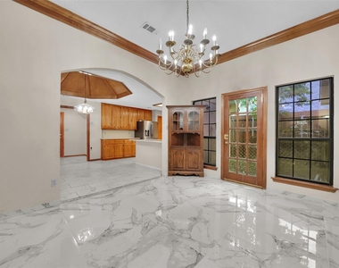 2105 Rolling Oak Lane - Photo Thumbnail 25