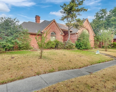 2105 Rolling Oak Lane - Photo Thumbnail 1