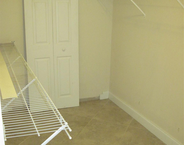 2232 N Cypress Bend Drive - Photo Thumbnail 10