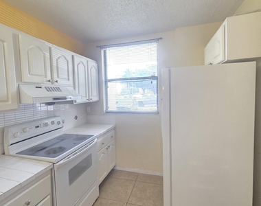 8419 Forest Hills Drive - Photo Thumbnail 17