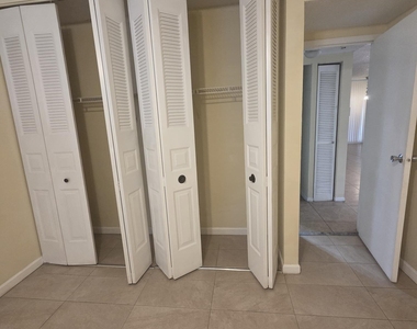 8419 Forest Hills Drive - Photo Thumbnail 10