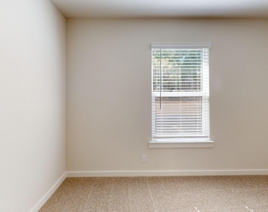 736 Layton Court - Photo Thumbnail 12