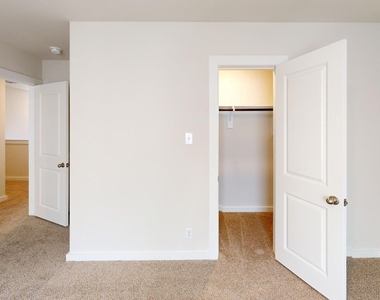 736 Layton Court - Photo Thumbnail 6