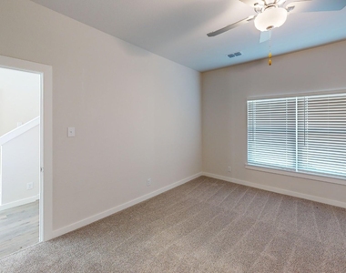 736 Layton Court - Photo Thumbnail 7