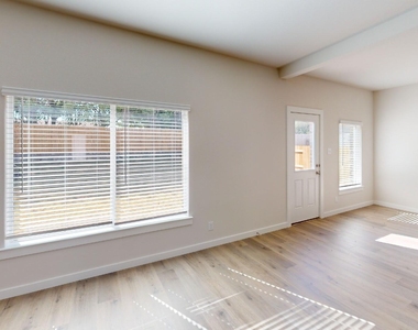 736 Layton Court - Photo Thumbnail 4