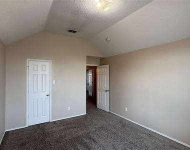 1433 Winterwood Drive - Photo Thumbnail 18