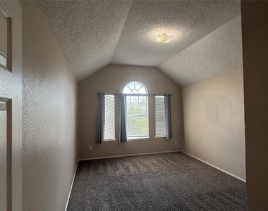 1433 Winterwood Drive - Photo Thumbnail 17