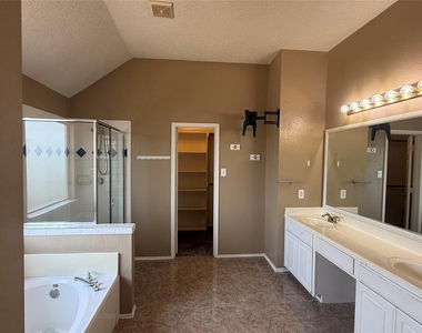 1433 Winterwood Drive - Photo Thumbnail 19