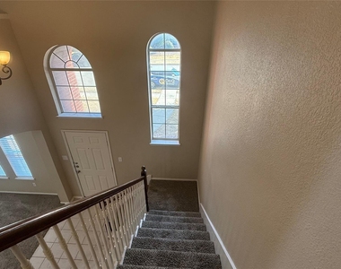 1433 Winterwood Drive - Photo Thumbnail 7