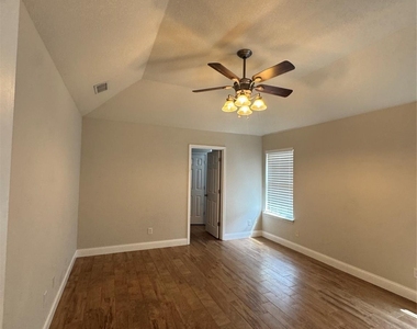 4925 Many Waters Drive - Photo Thumbnail 9