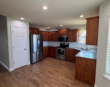 4925 Many Waters Drive - Photo Thumbnail 4