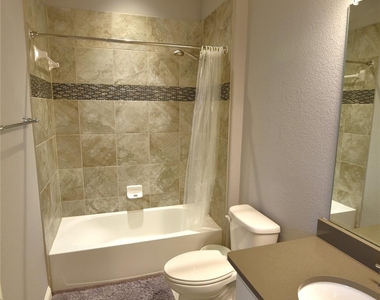 200 Montrose Lane - Photo Thumbnail 33