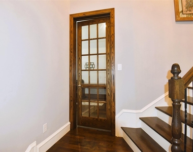 200 Montrose Lane - Photo Thumbnail 22