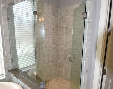 200 Montrose Lane - Photo Thumbnail 17
