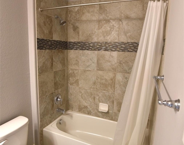 200 Montrose Lane - Photo Thumbnail 30