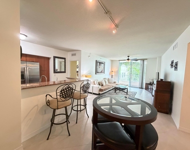 625 Casa Loma Boulevard - Photo Thumbnail 4