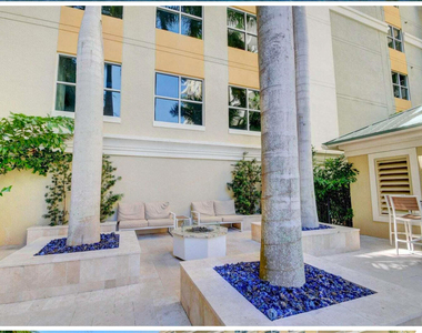 625 Casa Loma Boulevard - Photo Thumbnail 12