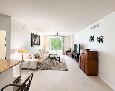 625 Casa Loma Boulevard - Photo Thumbnail 1