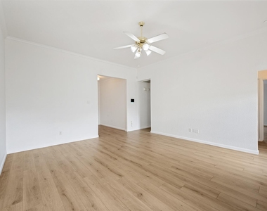 308 Rock Hill Drive - Photo Thumbnail 6