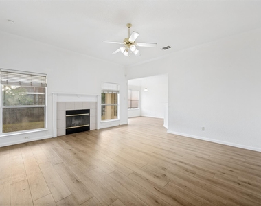308 Rock Hill Drive - Photo Thumbnail 4