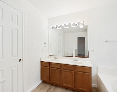 308 Rock Hill Drive - Photo Thumbnail 18