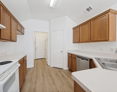 308 Rock Hill Drive - Photo Thumbnail 11