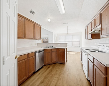 308 Rock Hill Drive - Photo Thumbnail 12