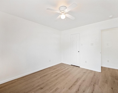 308 Rock Hill Drive - Photo Thumbnail 20