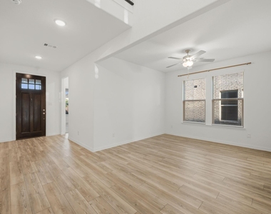 2507 Gentle Knoll Drive - Photo Thumbnail 11