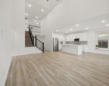 2507 Gentle Knoll Drive - Photo Thumbnail 6