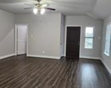 1405 Brindle Drive - Photo Thumbnail 10