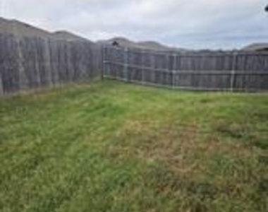 1405 Brindle Drive - Photo Thumbnail 18