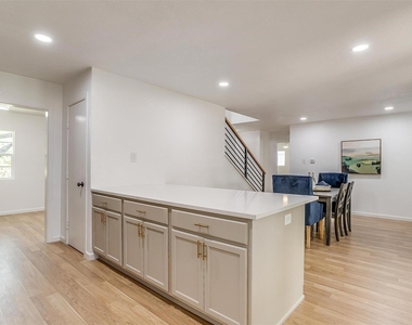 1701 Larkspur Drive - Photo Thumbnail 9