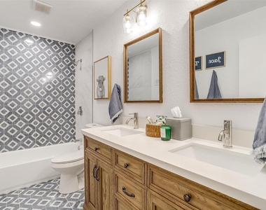 1701 Larkspur Drive - Photo Thumbnail 19
