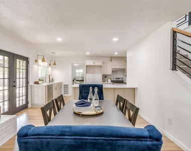 1701 Larkspur Drive - Photo Thumbnail 14
