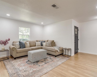 1701 Larkspur Drive - Photo Thumbnail 1