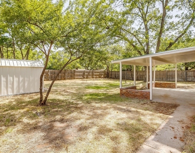 1701 Larkspur Drive - Photo Thumbnail 29