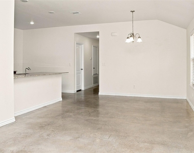 6015 Amelia Earhart Boulevard - Photo Thumbnail 4