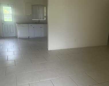 220 Ne 1st Street - Photo Thumbnail 6