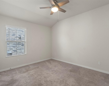 3420 Chivalry Drive - Photo Thumbnail 6