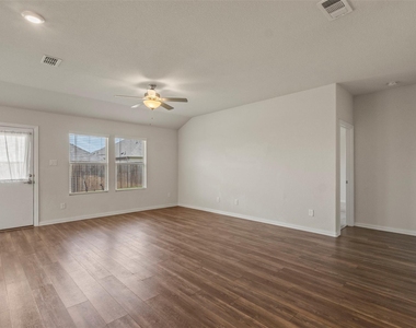 3420 Chivalry Drive - Photo Thumbnail 15