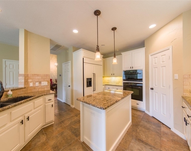 656 Water Oak Drive - Photo Thumbnail 7