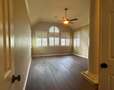 656 Water Oak Drive - Photo Thumbnail 15