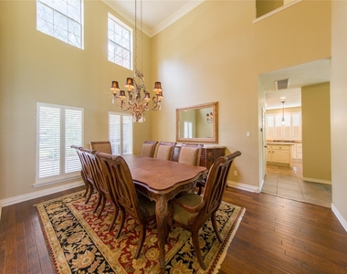 656 Water Oak Drive - Photo Thumbnail 2