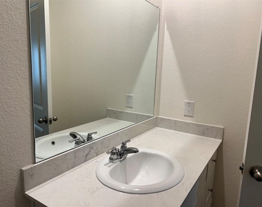 5925 Sahara Drive - Photo Thumbnail 5
