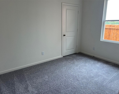 5925 Sahara Drive - Photo Thumbnail 6