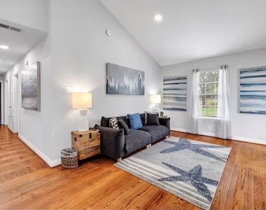 1718 Ripley Street - Photo Thumbnail 1