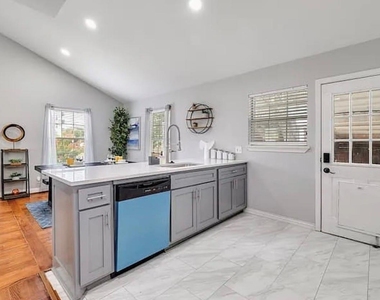 1718 Ripley Street - Photo Thumbnail 8